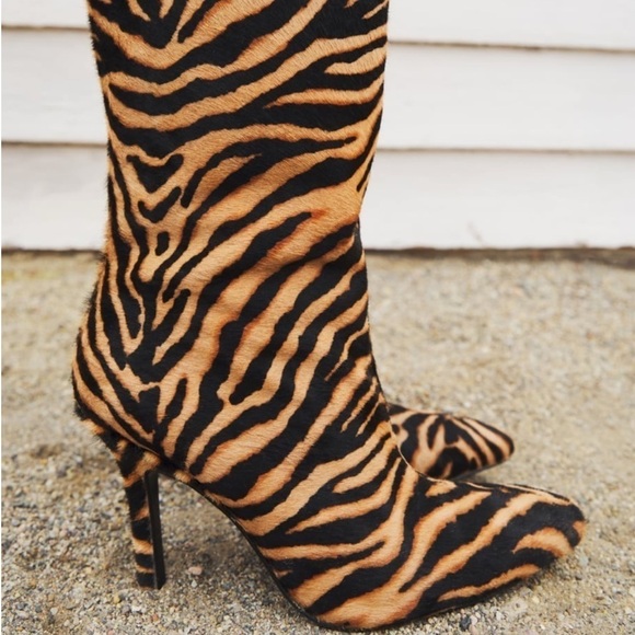 Zara Women’s Animal Print Heeled Leather Ankle Boots - Picture 1 of 11